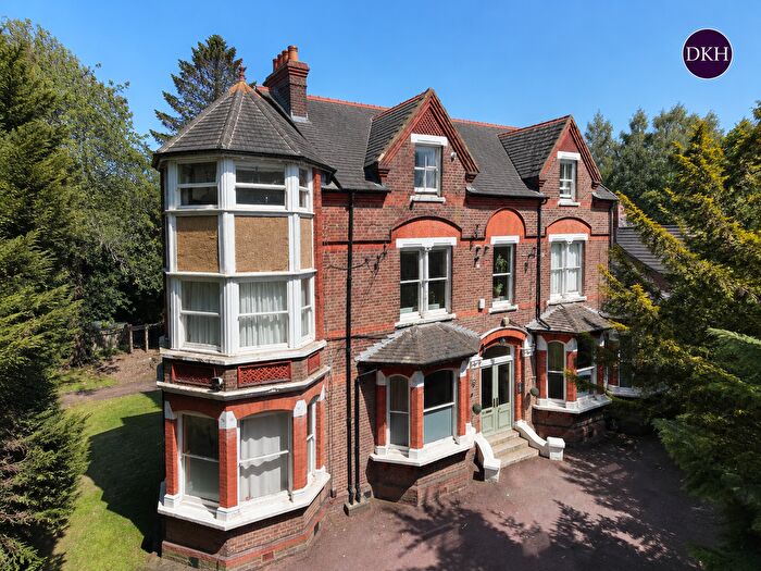 1 Bedroom Flat For Sale In Langley Road, Watford, Hertfordshire, WD17