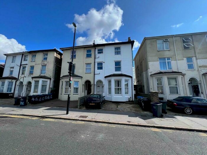 1 Bedroom Apartment To Rent In Oakfield Road, Croydon, CR0