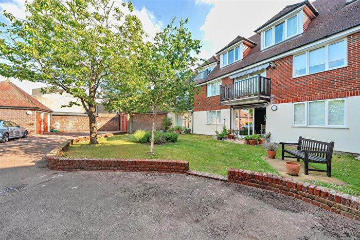 2 Bedroom Apartment For Sale In Queens Lane, Arundel, BN18