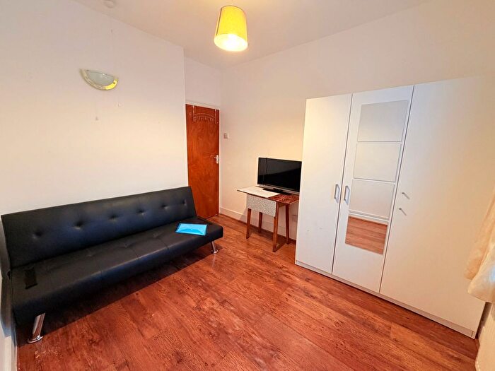 1 Bedroom Flat To Rent In Pinner Road, North Harrow, HA1