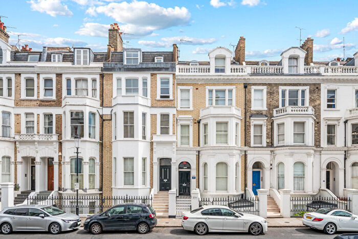 Apartment To Rent In Coleherene Road, Chelsea, SW10