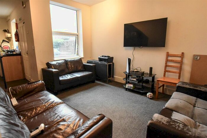 5 Bedroom Property To Rent In Wellington Street, York YO10