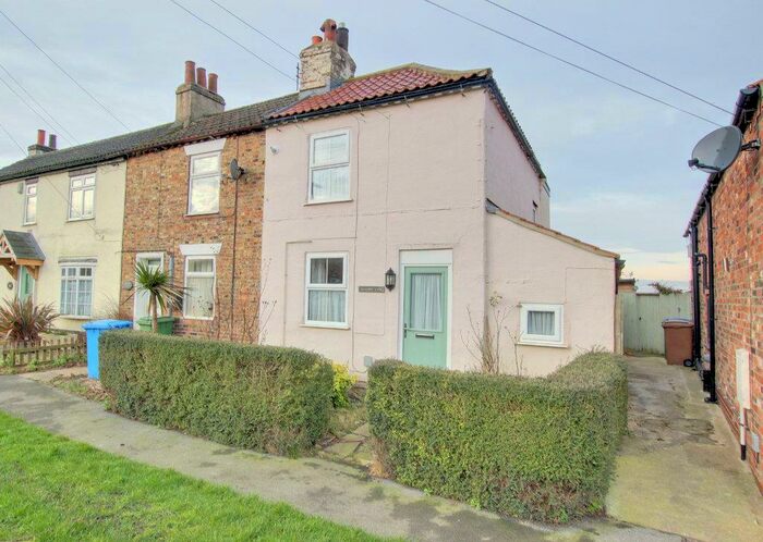 2 Bedroom Cottage To Rent In Main Street, Sigglesthorne, HU11