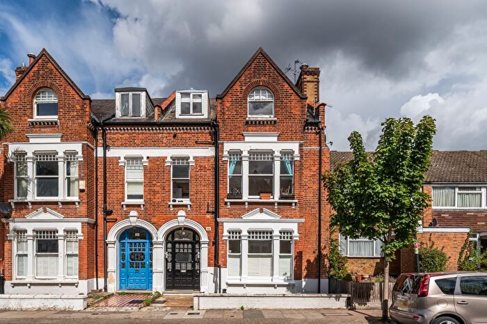 2 Bedroom Flat For Sale In Drakefield Road, London, SW17