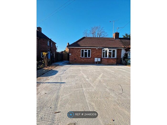 2 Bedroom Bungalow To Rent In Eastfield Road, Burnham, Slough, SL1