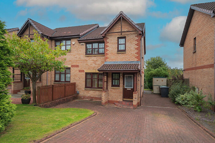 3 Bedroom Semi-Detached House For Sale In Hayston Road, Carrickstone, Cumbernauld, North Lanarkshire, G68