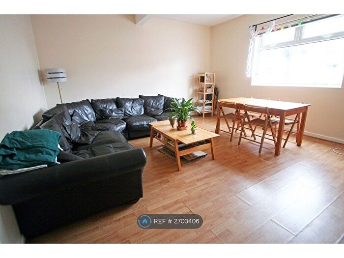 5 Bedroom Terraced House To Rent In Richards Street, Cardiff, CF24