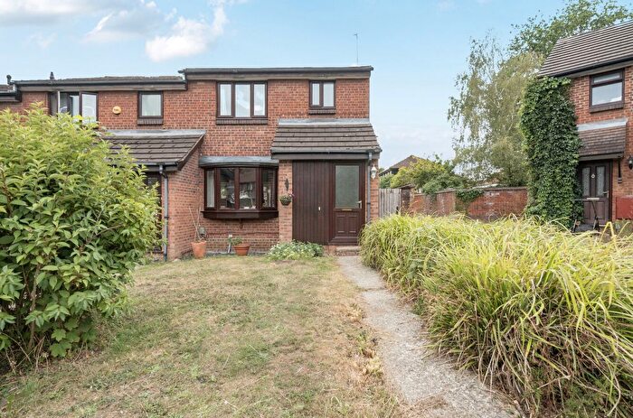 3 Bedroom End Of Terrace House For Sale In Tamar Way, Wokingham, Berkshire, RG41