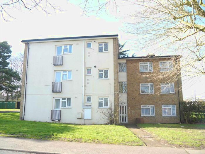 2 Bedroom Flat To Rent In Grove Mead, Hatfield, AL10