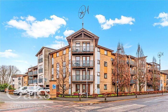 2 Bedroom Flat To Rent In Simpson Close, Croydon, CR0