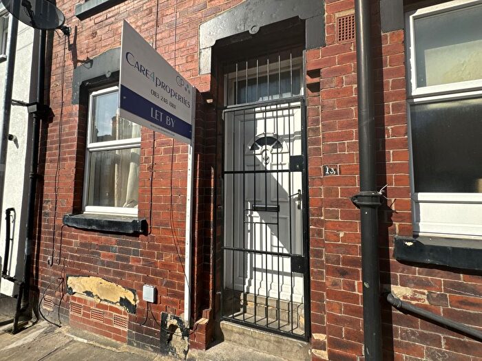 2 Bedroom Terraced House To Rent In Lambton Street, Leeds, West Yorkshire, LS8