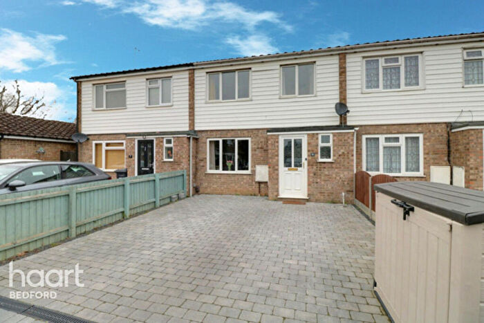 3 Bedroom Terraced House To Rent In Hawthorn Close, St Neots, PE19
