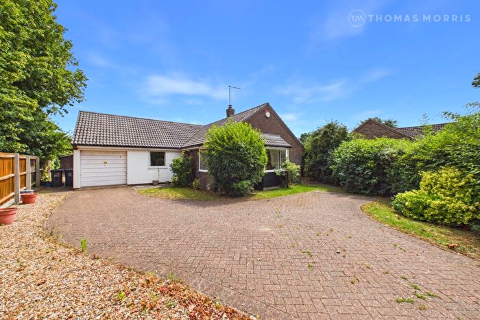 3 Bedroom Bungalow For Sale In Glebe Road, Hemingford Grey, Huntingdon, Cambridgeshire, PE28
