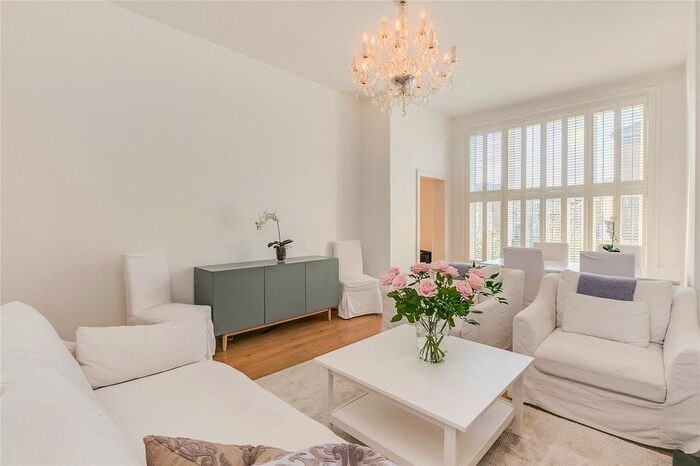 3 Bedroom Flat To Rent In Mount Ararat Road, Richmond, Surrey, TW10