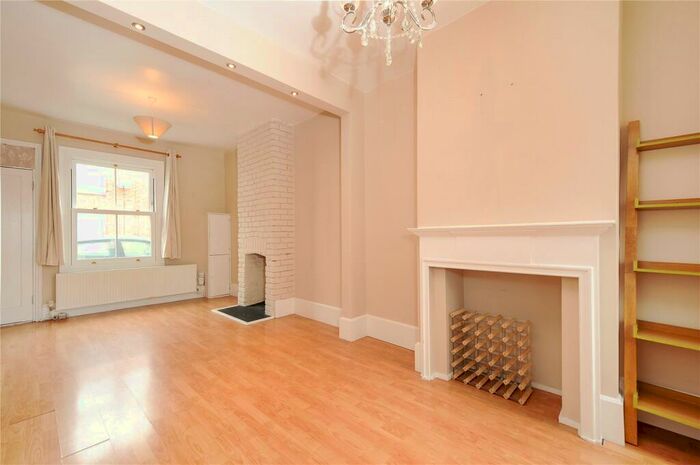 3 Bedroom Terraced House To Rent In Mount Pleasant, Wokingham, Berkshire, RG41