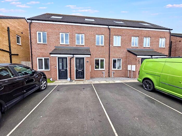 3 Bedroom Town House For Sale In Saxilby Close, St. Nicholas Manor, Cramlington, NE23