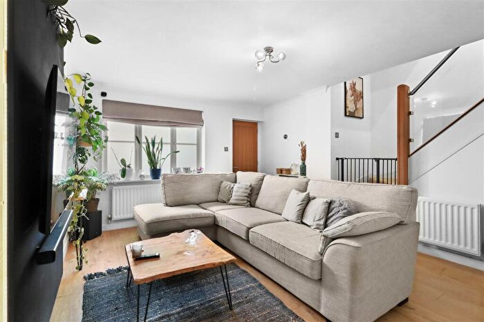 3 Bedroom End Of Terrace House For Sale In St. Boswells Close, Hailsham, BN27