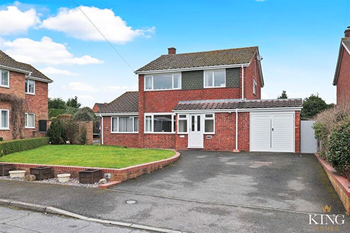 4 Bedroom Detached House For Sale In Brecon Close, Inkberrow, Worcester, WR7