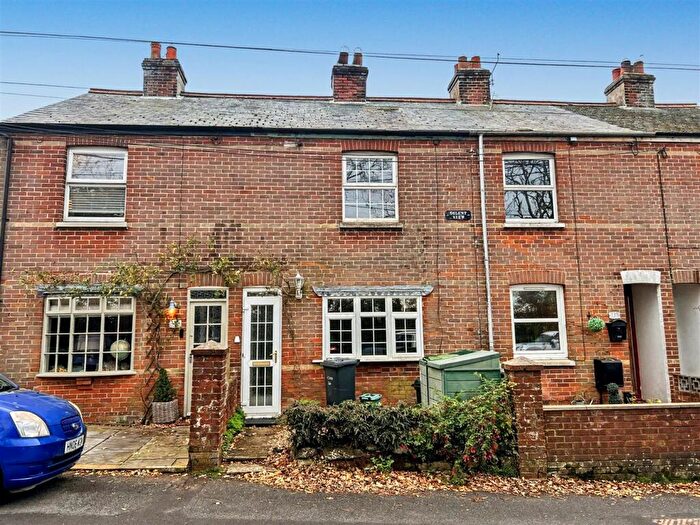 3 Bedroom Terraced House For Sale In Pallance Road, Cowes, PO31