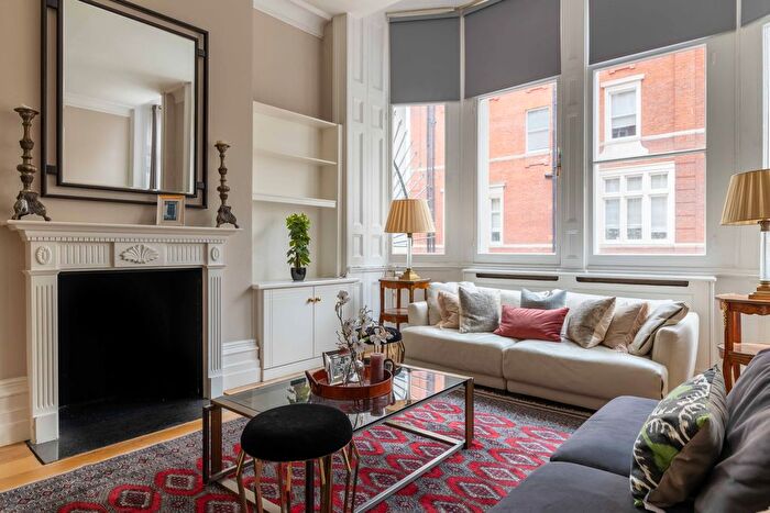 2 Bedroom Flat To Rent In Cadogan Square, Kensington And Chelsea, London, SW1X