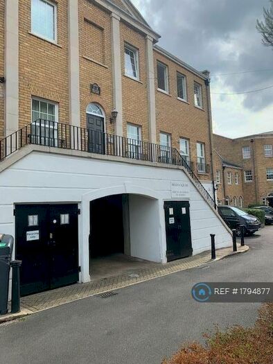 2 Bedroom Flat To Rent In Sovereign View, London, SE16