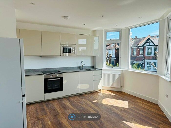 2 Bedroom Flat To Rent In Audley Road, London, NW4