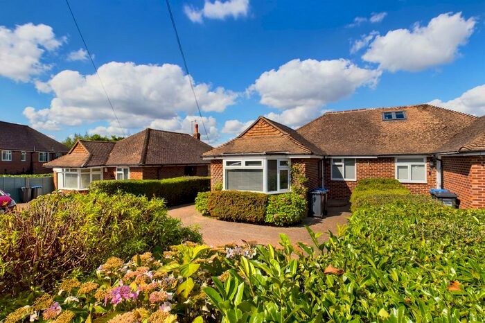 3 Bedroom Detached Bungalow To Rent In Heathcote Drive, East Grinstead, RH19