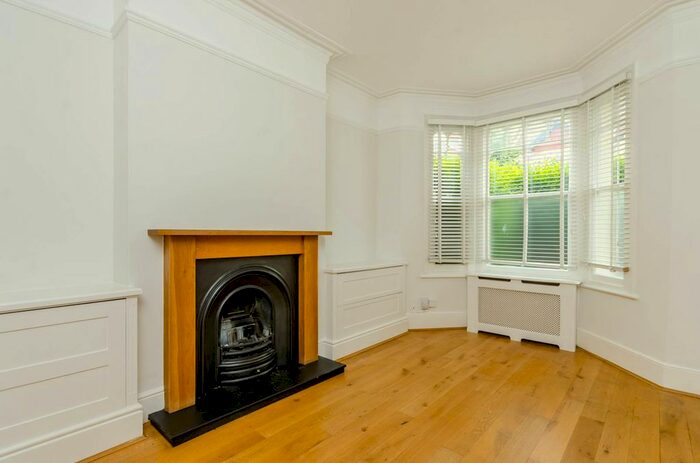 4 Bedroom Property To Rent In Ashen Grove, Southfields, London, SW19
