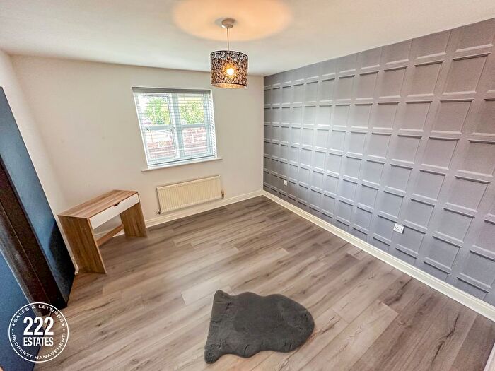 2 Bedroom Flat To Rent In Chapelside Close, Great Sankey, Warrington, WA5