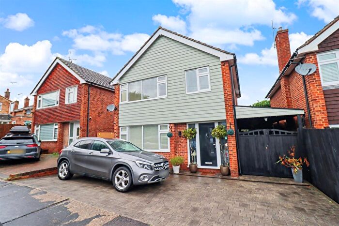 3 Bedroom Detached House For Sale In Connaught Gardens, Braintree, CM7