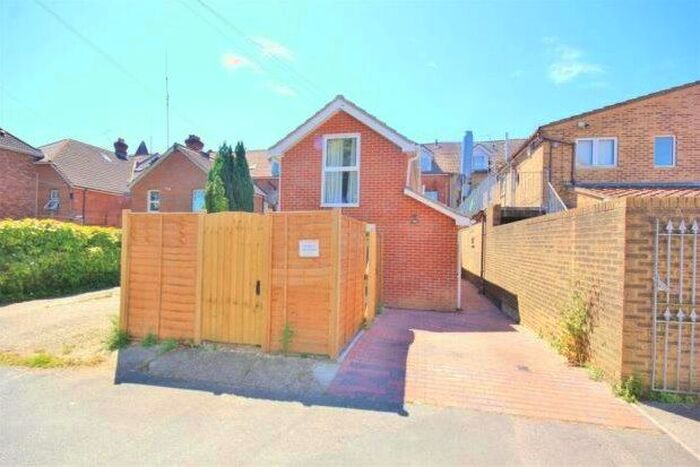 2 Bedroom Property To Rent In Carnegie Close, Poole BH12