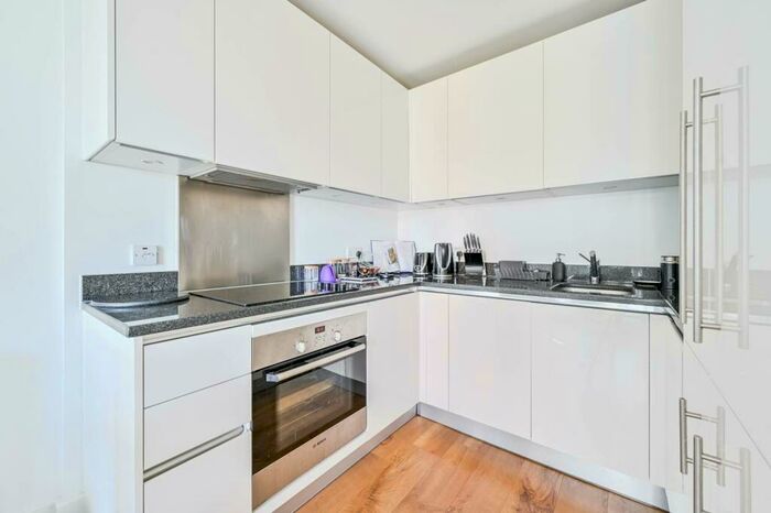 2 Bedroom Flat To Rent In No Street, Woolwich, London, SE18
