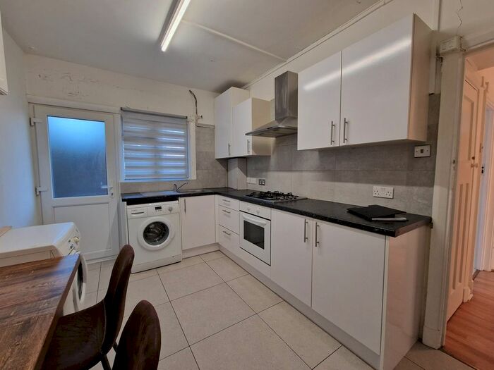2 Bedroom Flat To Rent In Merlins Court, Alexandra Avenue, Harrow, HA2