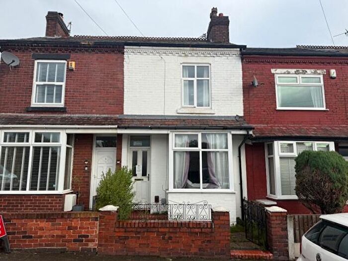 House Of Multiple Occupation For Sale In Preston Avenue, Irlam, Manchester, Greater Manchester, M44