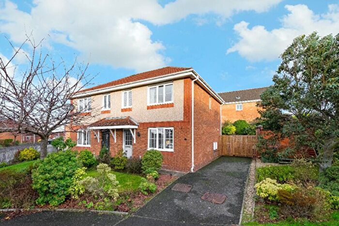 3 Bedroom Semi Detached House For Sale In Dover Heights, Dunfermline, Fife, KY11