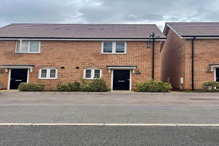 2 Bedroom Semi-Detached House To Rent In Hadrian Crescent, Leighton Buzzard, LU7