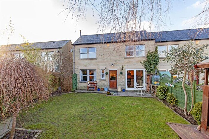 3 Bedroom Semi-Detached House For Sale In Mount Pleasant Road, Grindleford, Hope Valley, S32