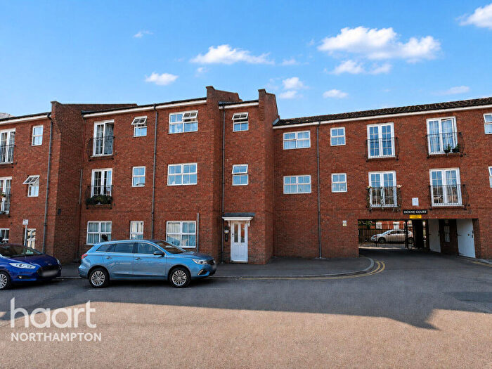 2 Bedroom Flat For Sale In St Edmunds Road, Northampton, NN1
