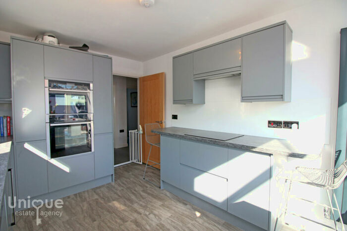 2 Bedroom Bungalow For Sale In Quail Holme Road, Knott End, Poulton-le-Fylde, FY6