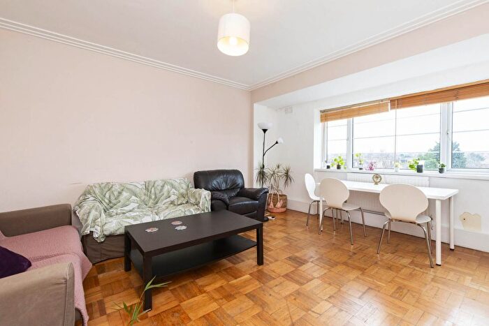 3 Bedroom Flat To Rent In Clarendon Road, Notting Hill, W11