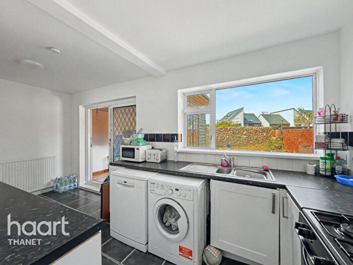 3 Bedroom Detached House For Sale In Nash Court Road, Margate, CT9