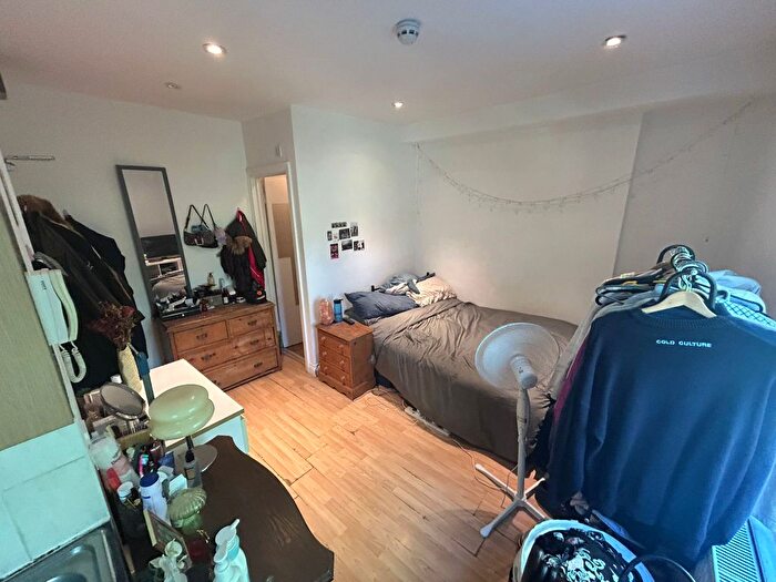 Studio To Rent In Lisgar Terrace, London, W14
