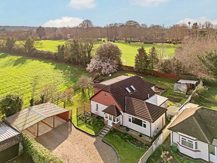 4 Bedroom Detached House For Sale In Bramble Banks, Carshalton On The Hill, SM5