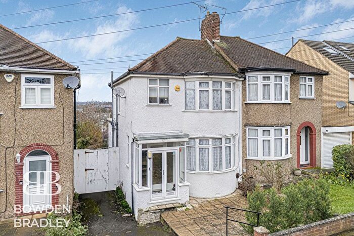 3 Bedroom Property For Sale In Dovedale Avenue, Ilford, IG5