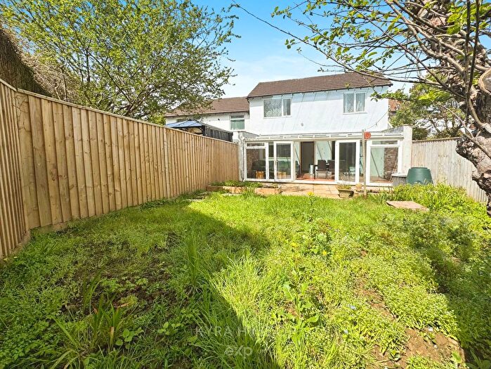 3 Bedroom Semi Detached House For Sale In Elliott Close, Exeter, EX4