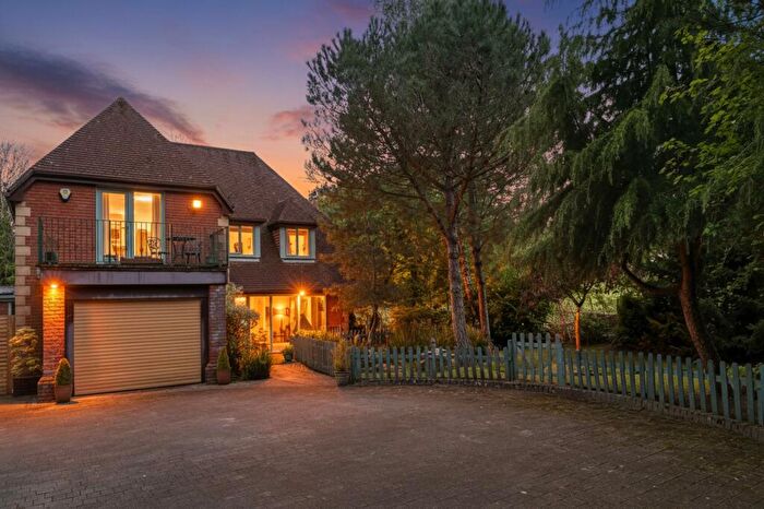 4 Bedroom Detached House For Sale In Bowlacre Road, Gee Cross, Hyde, SK14