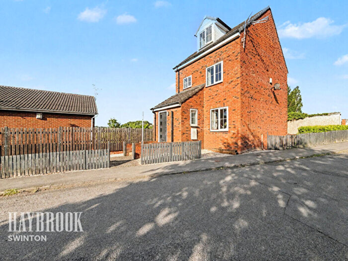3 Bedroom Detached House For Sale In Buckingham Road, Doncaster, DN12