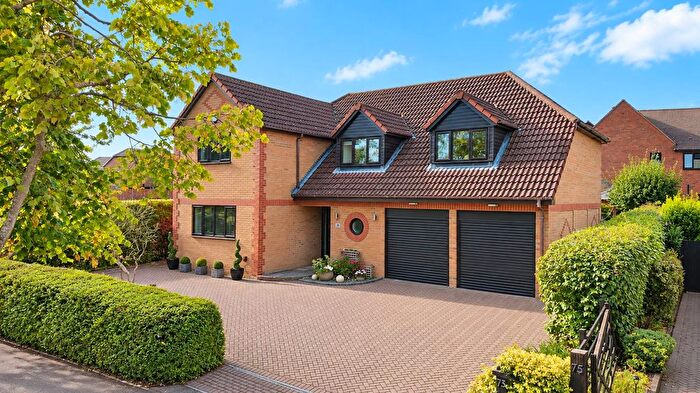 4 Bedroom Detached House For Sale In Chepstow Drive, Bletchley, Milton Keynes, MK3