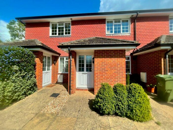 1 Bedroom Maisonette To Rent In Bartletts Court, Ash Vale, GU12