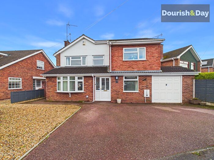 5 Bedroom Detached House For Sale In Mendip Avenue, Stafford, ST17